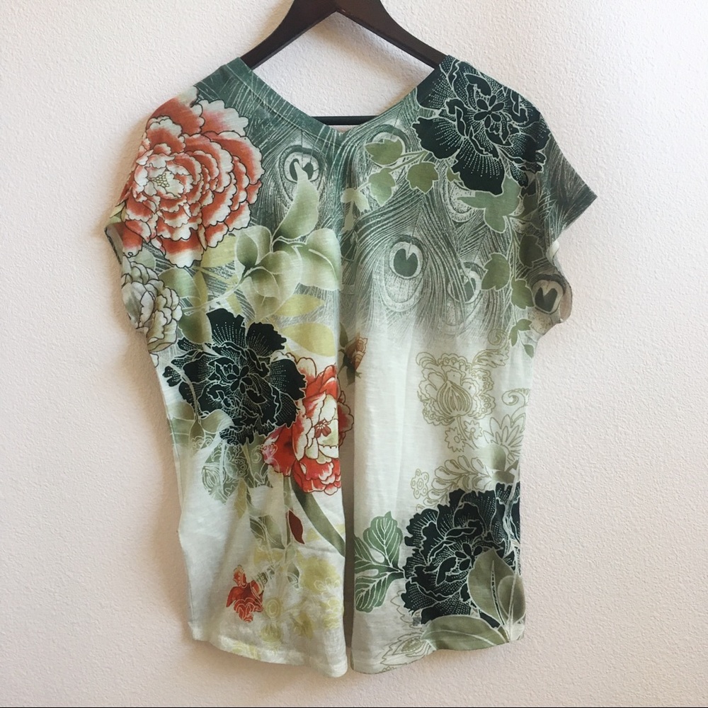 Chico’s v-neck tee with floral print - Picture 5 of 6